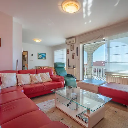 Sea View-1 By Interhome شقة ماتولي